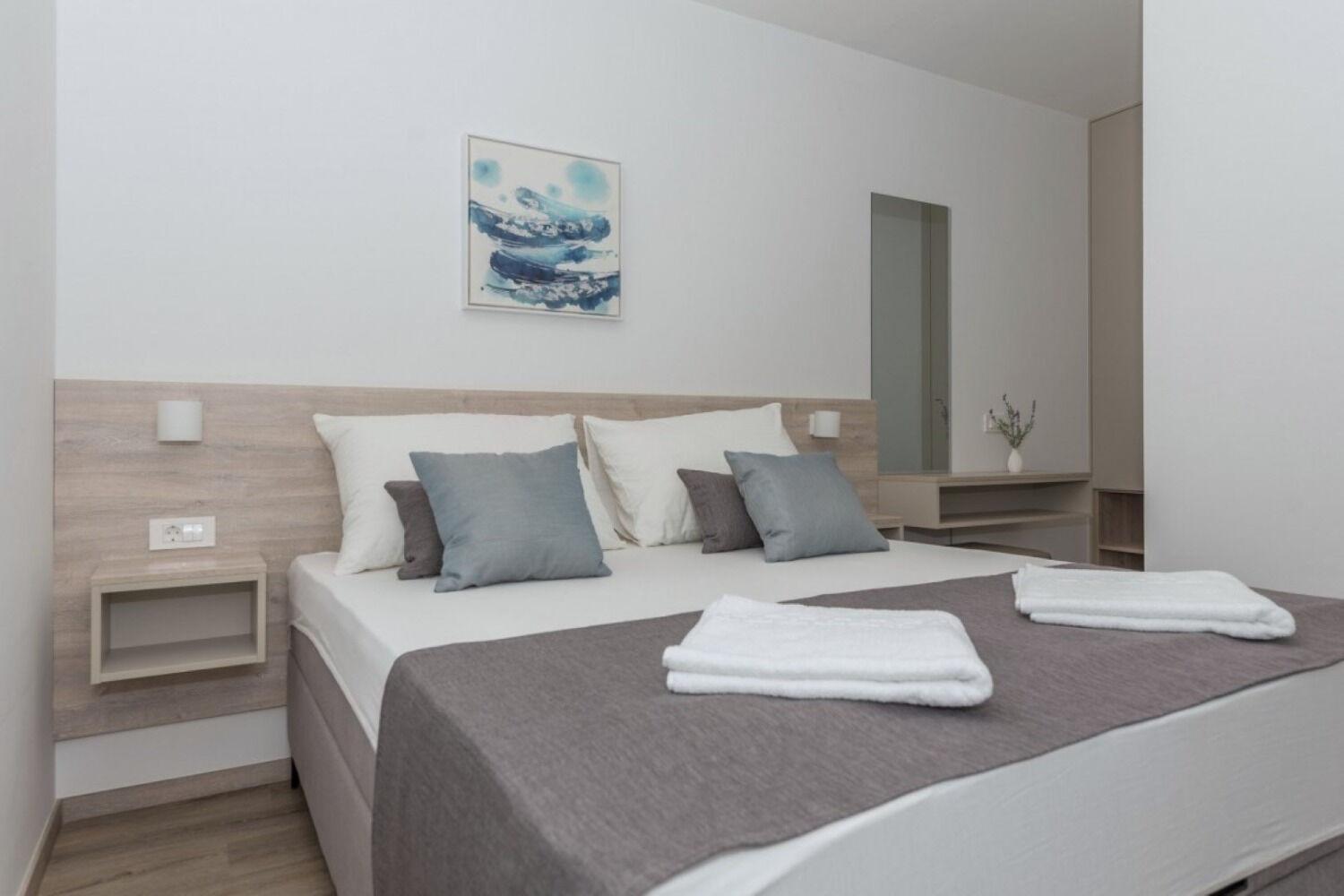 Mari - 40m From The Apartment Makarska