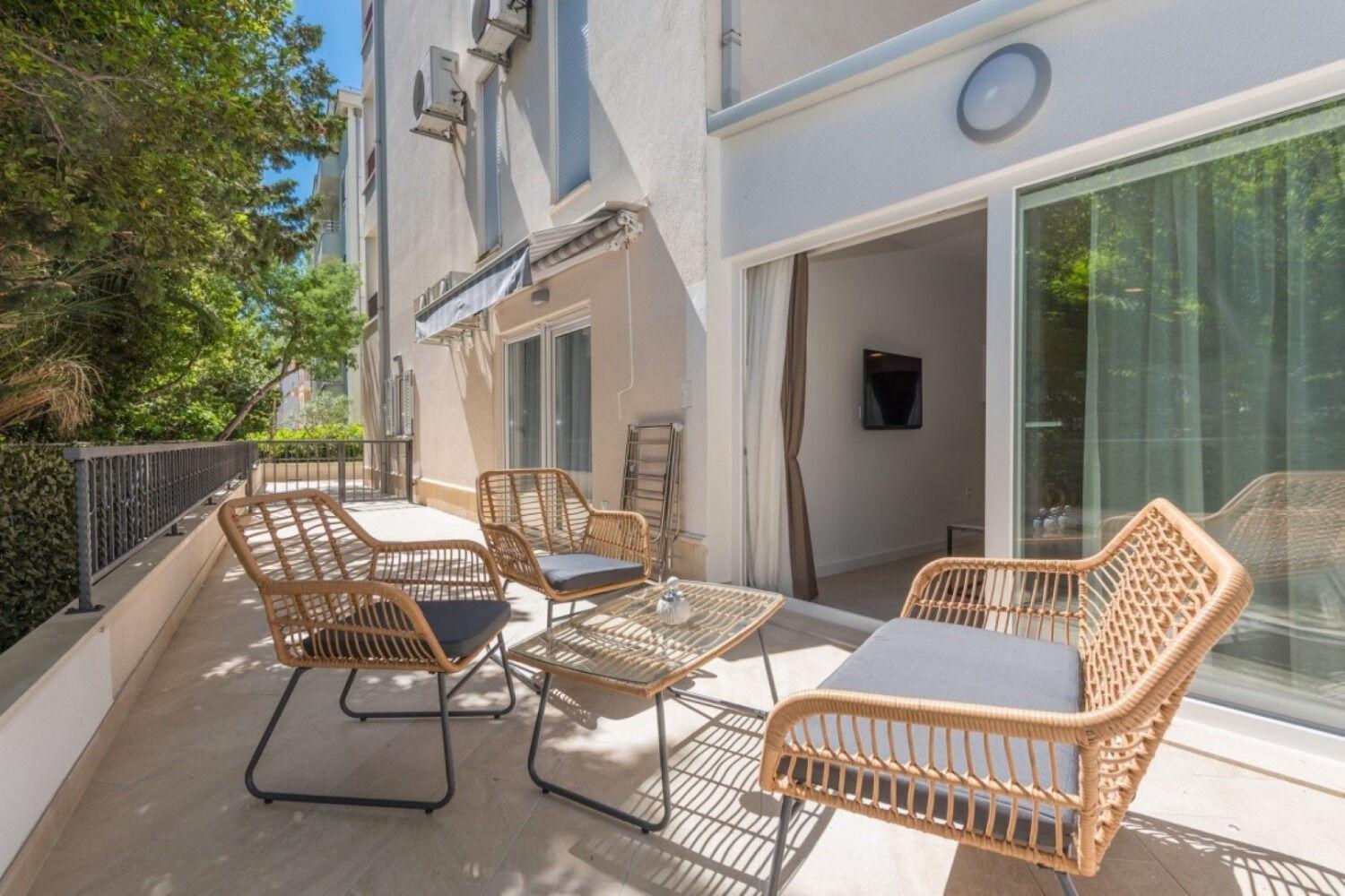 Apartment Mari - 40m From The Makarska