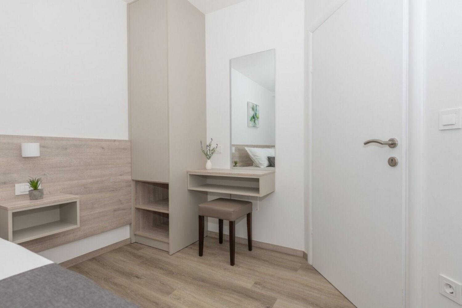 Apartment Mari - 40m From The Makarska