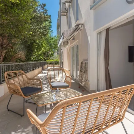 Apartments Mari - 40M From The Beach Makarska Exterior photo