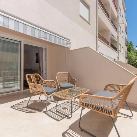 Apartments Mari - 40M From The Beach Makarska Exterior photo