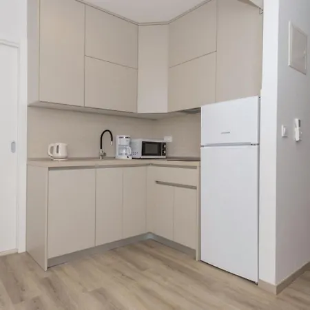 Apartments Mari - 40M From The Beach Makarska Exterior photo