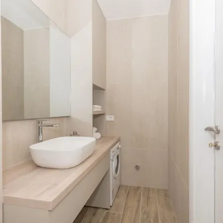 Apartments Mari - 40M From The Beach Makarska Exterior photo