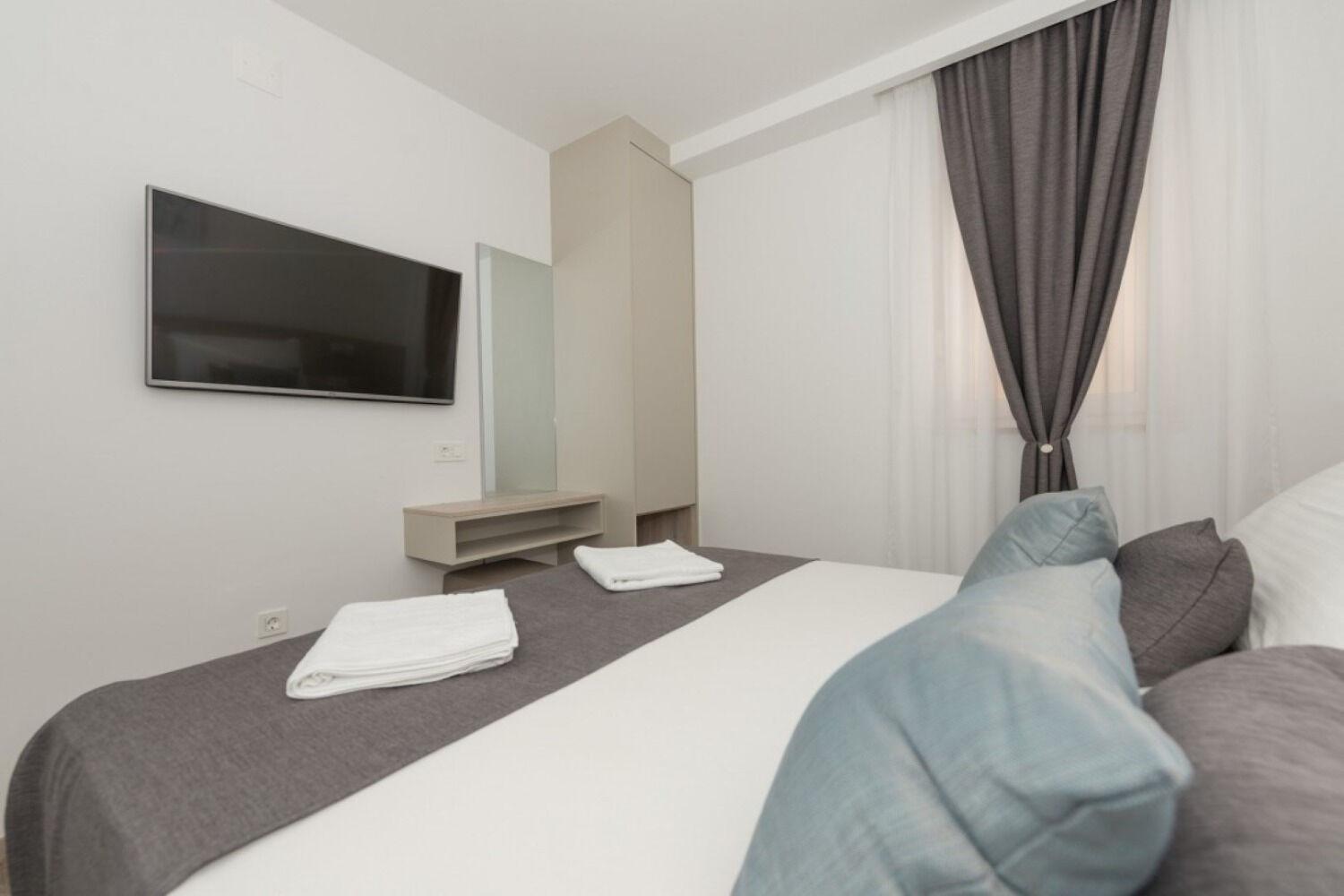 Mari - 40m From The Apartman *