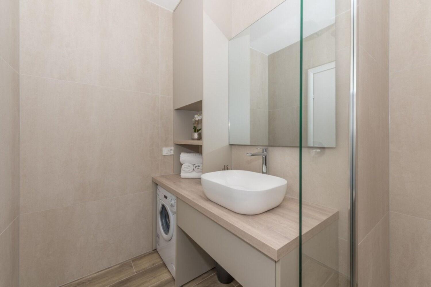 Apartament Mari - 40m From The Makarska